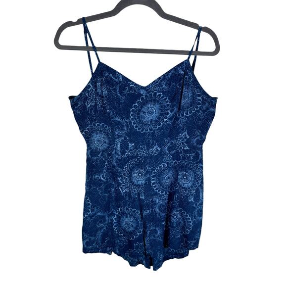 American Eagle Blue Print Spaghetti Strap Open Back Shorts Romper Viscose Size 4 - Picture 1 of 9